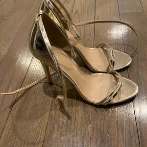 Gold sandal heels super cute!